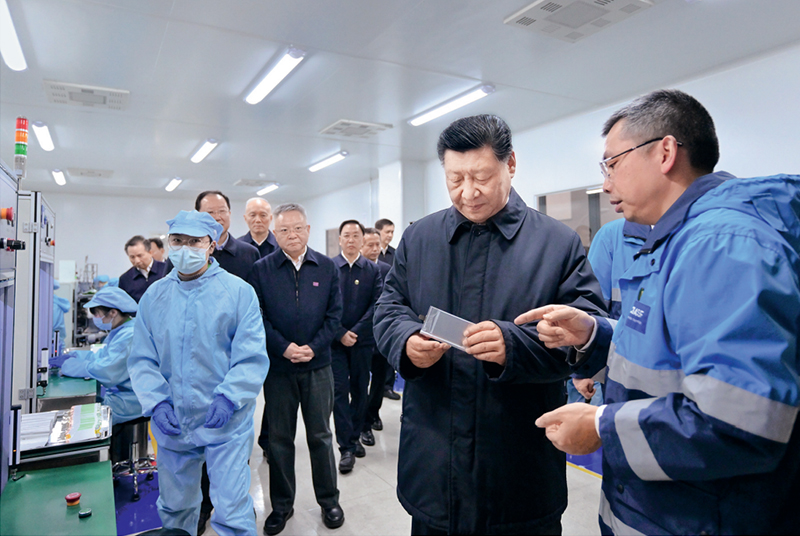 2024年3月18日至21日，中共中央总书记、国家主席、中央军委主席习近平在湖南考察。这是18日下午，习近平在中德合资企业巴斯夫杉杉电池材料有限公司考察。 新华社记者 谢环驰/摄